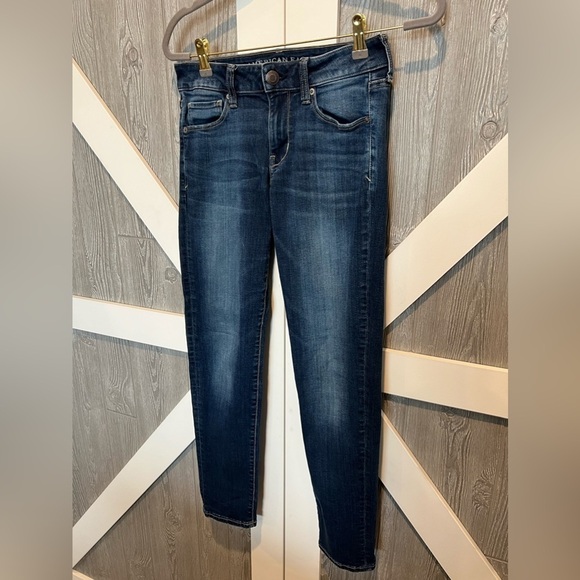 B7.12 AEO Next Level Low-Rise Super Stretch Jeggings 2 ⢠Rise 8 ā¢inseam 29 - Picture 1 of 7